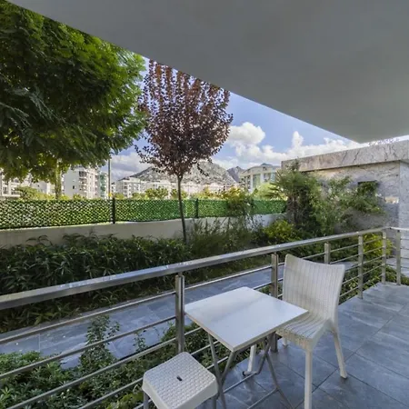 Pleasant Flat With Balcony In Konyaalti * 安塔利亚