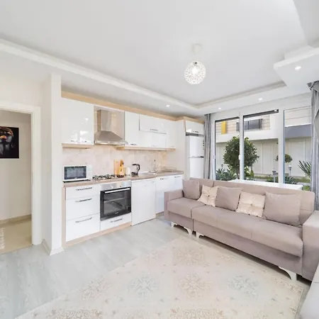 Pleasant Flat With Balcony In Konyaalti